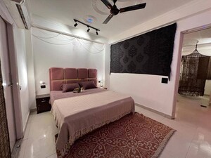Bedroom in 2 BHK Apartment at Saket – for Rent