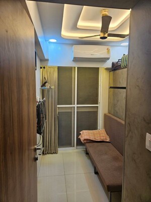  1.5 BHK Apartment at Shapoorji Pallonji Siennaa Wing B, Kandivali East – for Sale