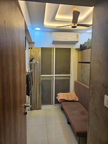  1.5 BHK Apartment at Shapoorji Pallonji Siennaa Wing B, Kandivali East – for Sale