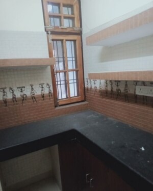 Room in 1 BHK Villa at Aliganj – for Rent