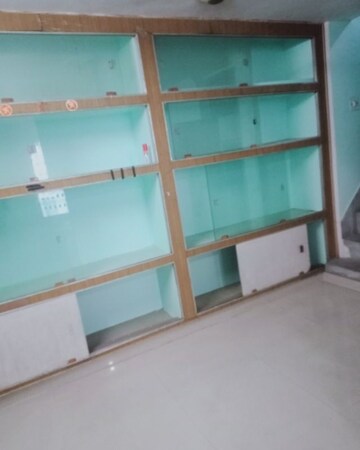 Furnished Amenities in 1 BHK Villa at Aliganj – for Rent