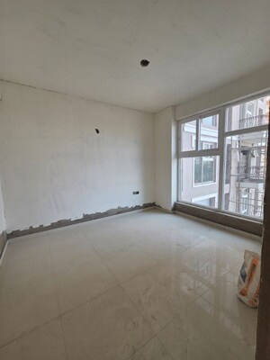 Room in 3 BHK Apartment at Omaxe Hazratganj Residency, Gomti Nagar – for Sale