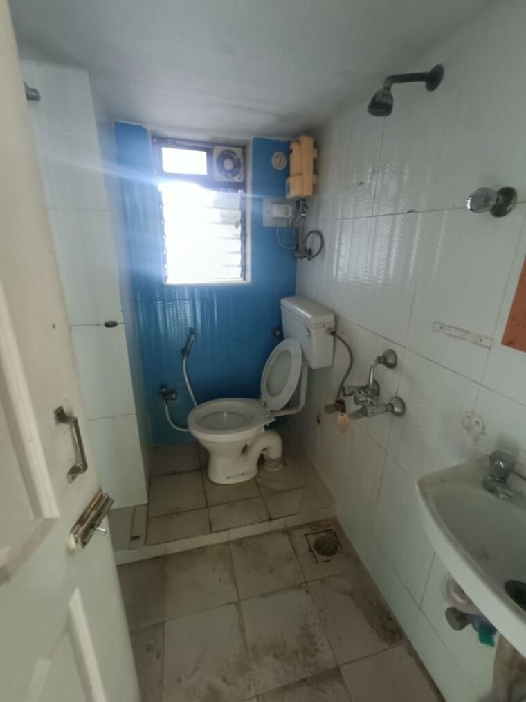 Bathroom, kapil-vastu 2 Bedroom 550 Sq.Ft. Apartment In Goregaon West Mumbai 9841444