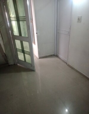 Room in 1 RK Villa at Aliganj – for Rent