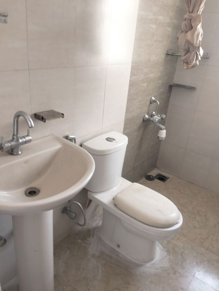 Bathroom, mantra-ira 2 Bedroom 1050 Sq.Ft. Apartment In Undri Pune 9841454