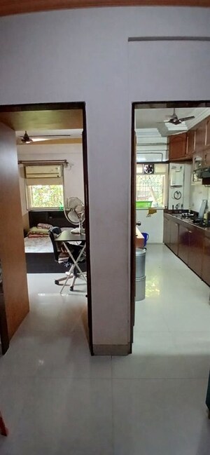 Kitchen in 1.5 BHK Apartment at Uttam CHS Chembur, Chembur – for Rent