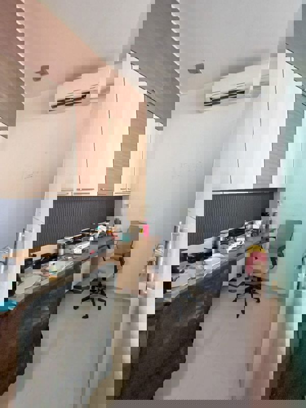 Office Space For Rent in Kemp Plaza