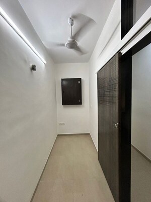 Room in 1 BHK Apartment at Juhu – for Rent