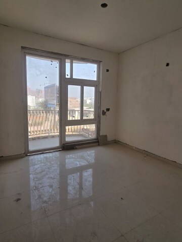 Room in 2 BHK Apartment at Omaxe Hazratganj, Gomti Nagar – for Sale