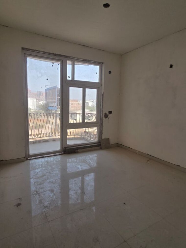 Room, omaxe-hazratganj 2 Bedroom 1250 Sq.Ft. Apartment In Gomti Nagar Lucknow 9841508