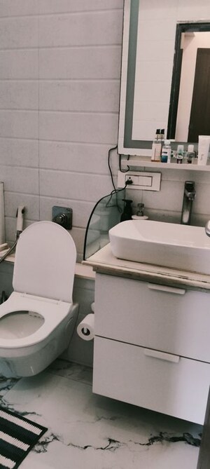 Team Area in 2 BHK Apartment at Interface Building, Malad West – for Sale