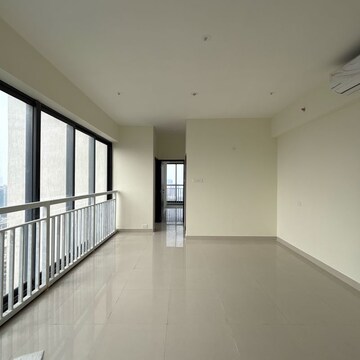 Room in 2 BHK Apartment at Dynamix Divum, Riddhi Gardens – for Rent