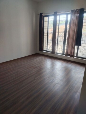 Room in 2 BHK Apartment at Skyi Songbirds, Bavdhan – for Rent