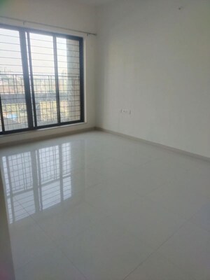 Room in 2 BHK Apartment at Skyi Songbirds, Bavdhan – for Rent