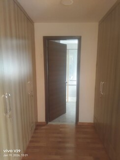 4 BHK + Servant Room,Extra Room Apartment For Sale in Tata Raheja Raisina Residency
