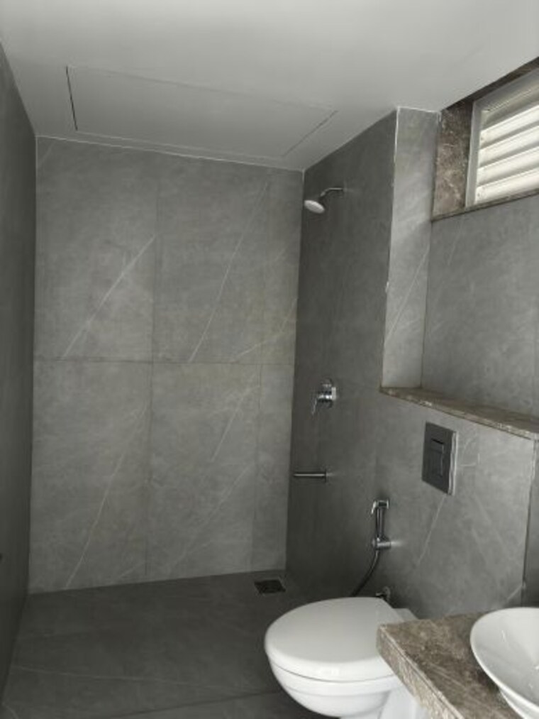 Bathroom, courtyard-by-narang-realty-and-the-wadhwa-group 3 Bedroom 1134 Sq.Ft. Apartment In Pokhran Road No Two Thane 9841562
