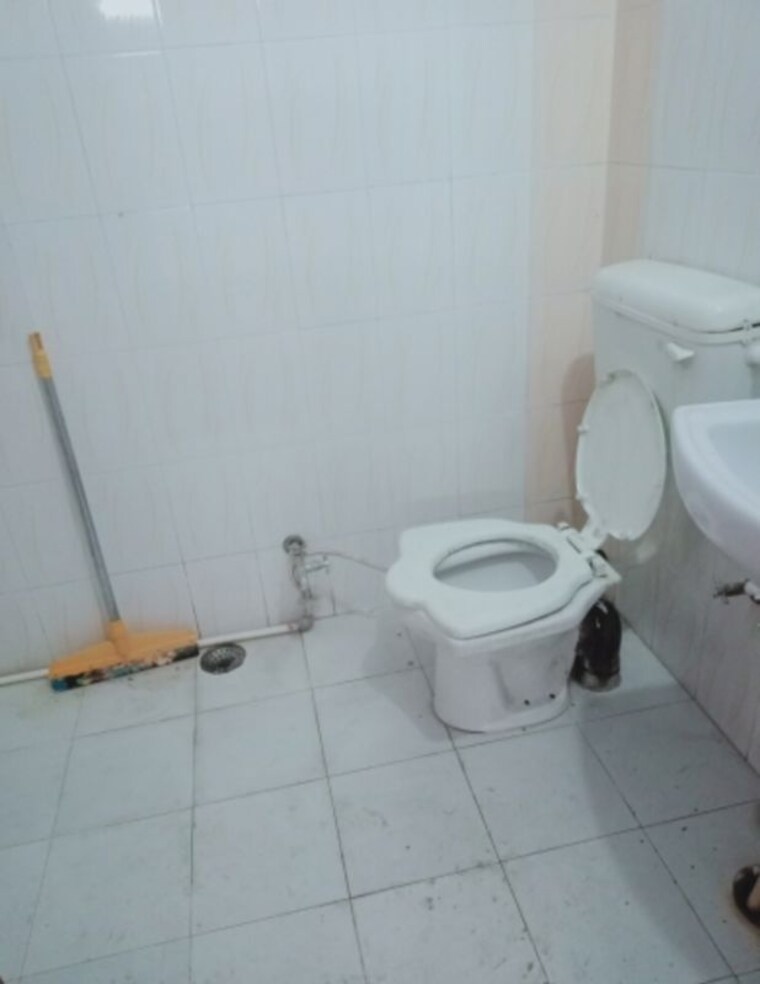 Bathroom, aliganj 2 Bedroom 1750 Sq.Ft. Independent House In Aliganj Lucknow 9841574