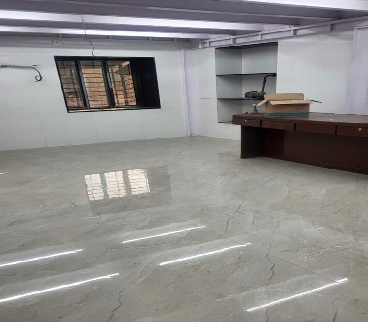 Team Area, dadar east Commercial Office Space 400 Sq.Ft. In Dadar East Mumbai 9841587