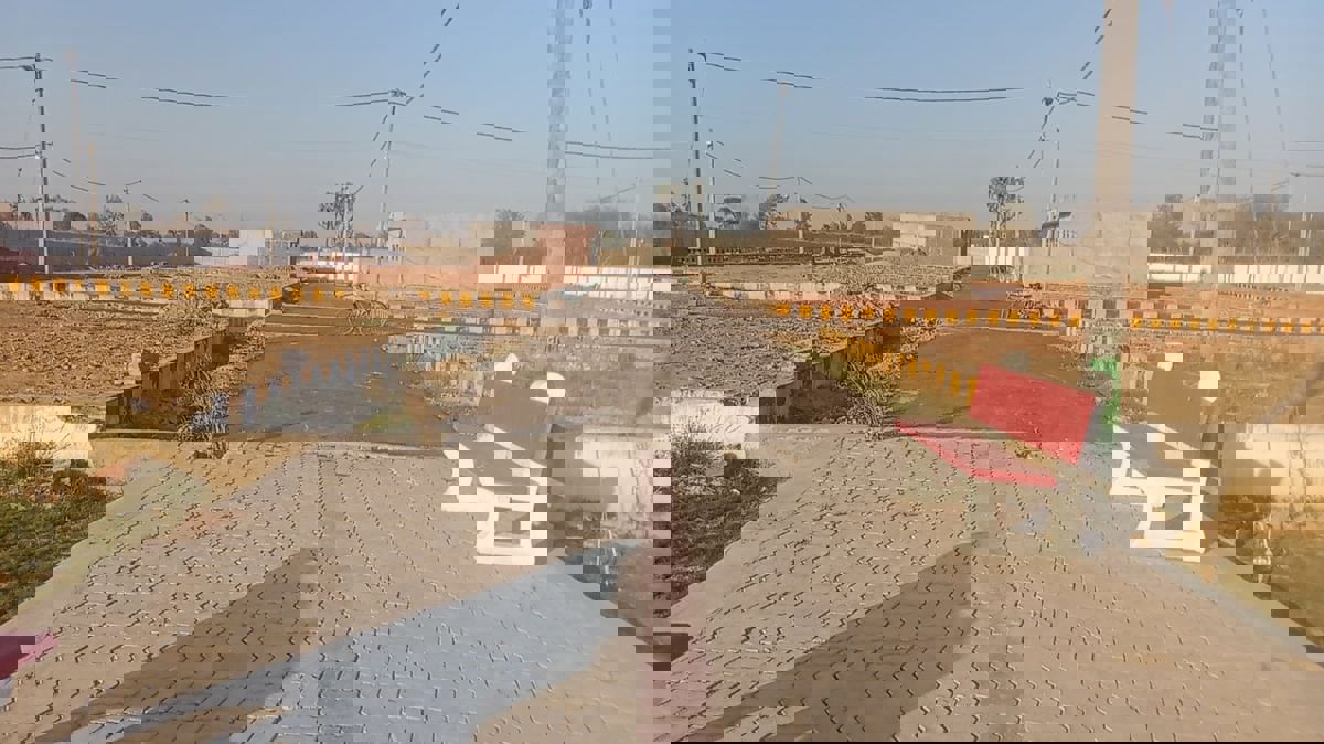 Plot For Sale in Mohanlalganj