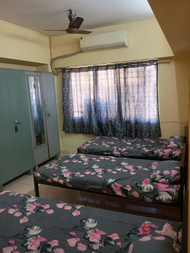 Bedroom, goregaon east Pg For Girls In Goregaon East 9651252