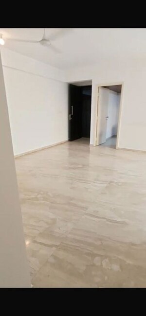 Room in 3 BHK Apartment at Hiranandani Canary, Ghodbunder Road – for Rent