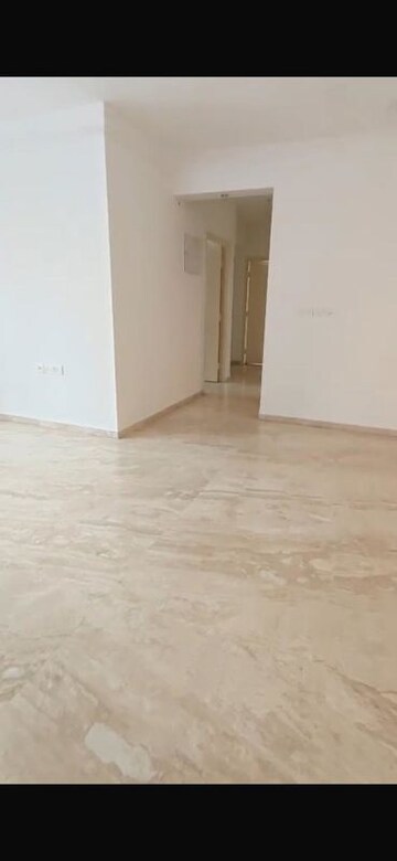 Room in 3 BHK Apartment at Hiranandani Canary, Ghodbunder Road – for Rent