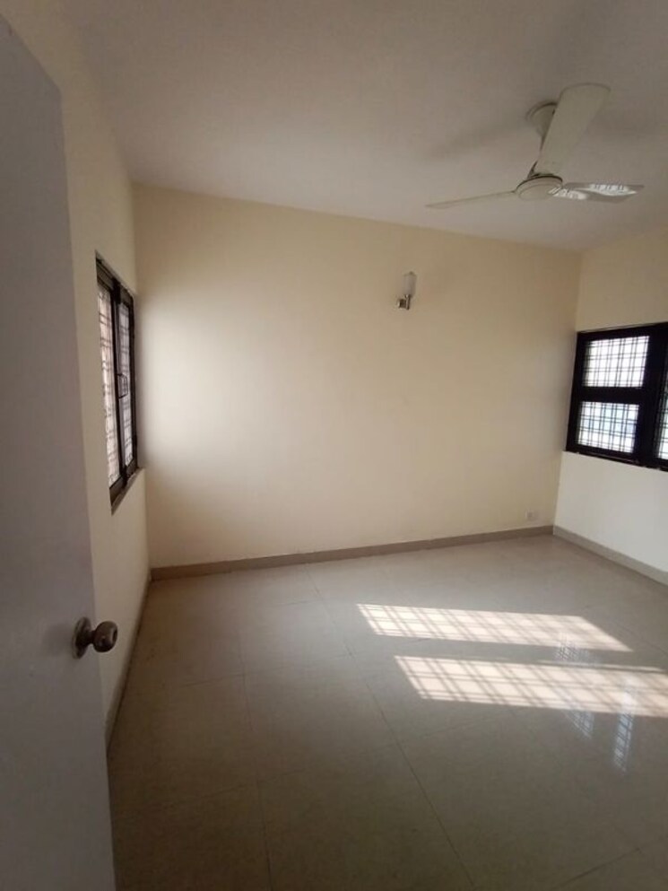 Room, sare-ebony-greens 2 Bedroom 1033 Sq.Ft. Apartment In Lal Kuan Ghaziabad 9841833