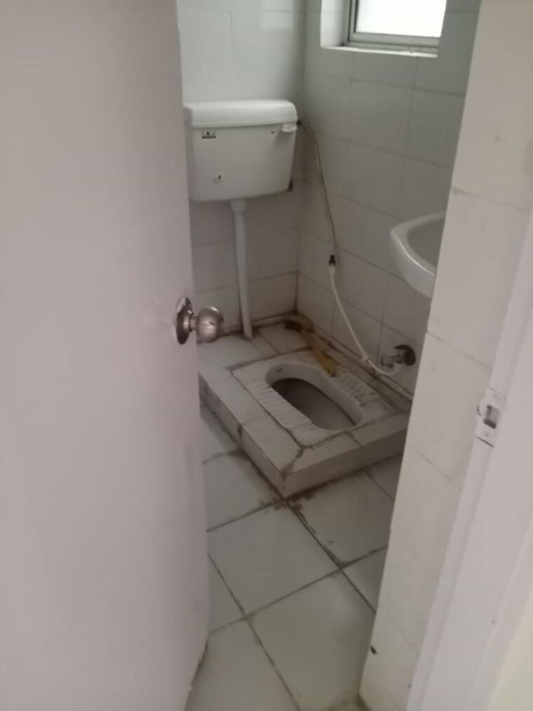 Bathroom, sare-ebony-greens 2 Bedroom 1033 Sq.Ft. Apartment In Lal Kuan Ghaziabad 9841833