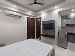 1 BHK + Servant Room Apartment For Rent in Chattarpur