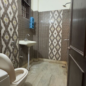 Team Area in 1 BHK Apartment at Chattarpur – for Rent