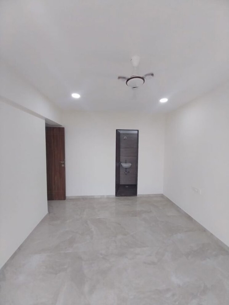 Room, andheri east 1.5 Bedroom 543 Sq.Ft. Apartment In Andheri East Mumbai 9842005