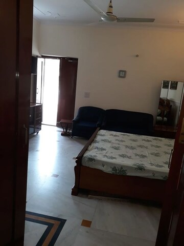 1 RK Builder Floor For Rent in East Of Kailash