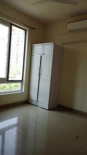 3 BHK Apartment For Rent in Emaar Emerald Estate, Sector 65