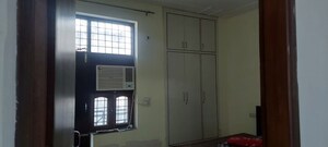 Room in 3 BHK Builder Floor at RWA Residential Society, Sector 40 – for Rent