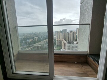 Room in 2 BHK Apartment at Ashar Axis, Majiwada – for Rent