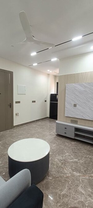 Room in 1 BHK Builder Floor at Hong Kong Bazaar, Sector 57 – for Rent