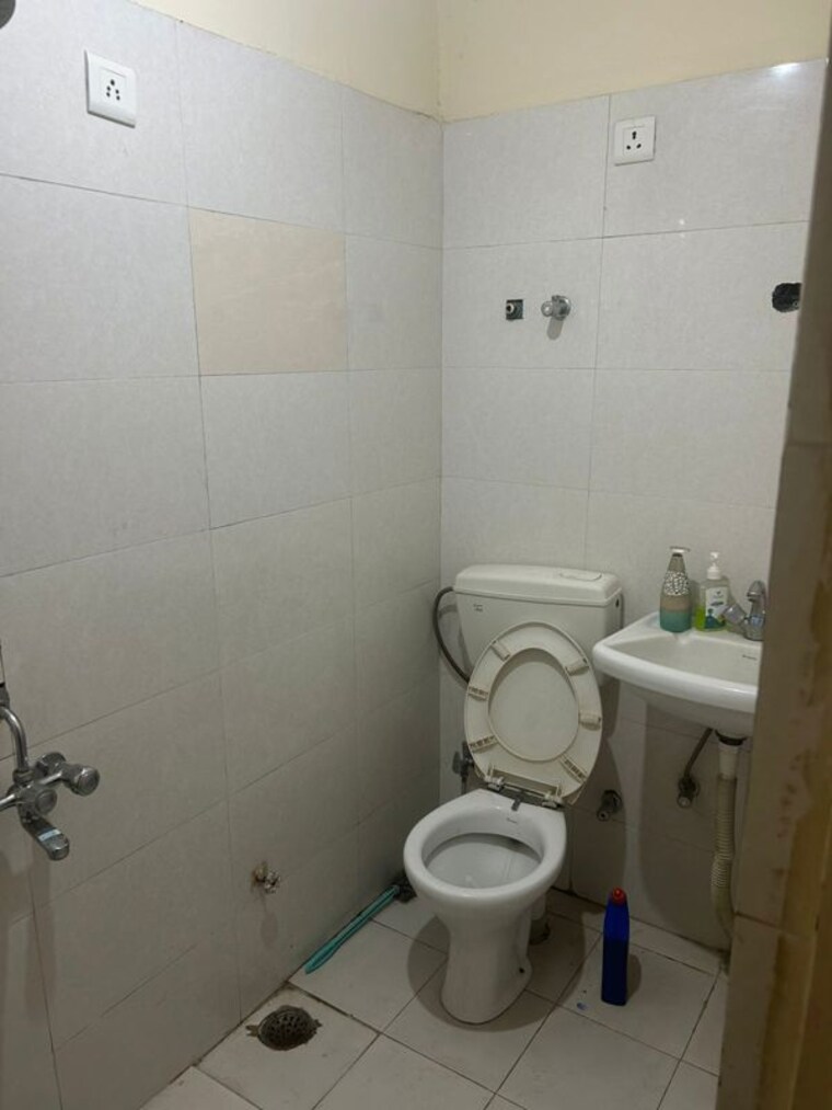 Bathroom, adore-happy-homes-grand 3 Bedroom 645 Sq.Ft. Apartment In Sector 85 Faridabad 9842428