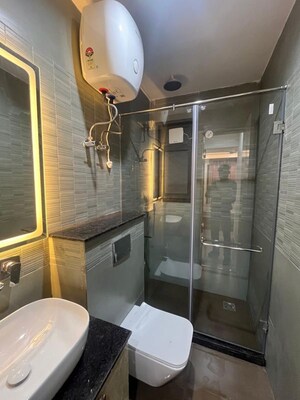 Master Bedroom in Studio Builder Floor at Vipul Square, Sushant Lok I – for Rent