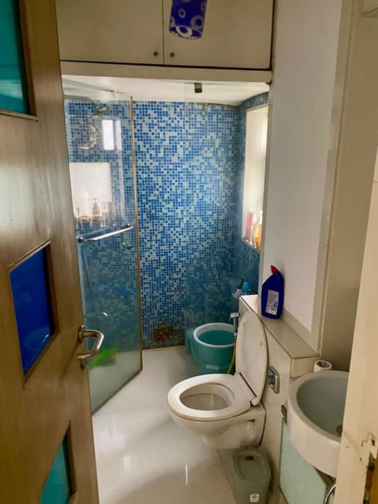 Bathroom, juhu-vishal-chs 3 Bedroom 950 Sq.Ft. Apartment In Juhu Mumbai 9842473