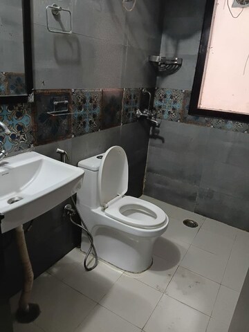 Master Bedroom in 1 BHK Builder Floor at Saurabh Niwas, Sector 40 – for Rent