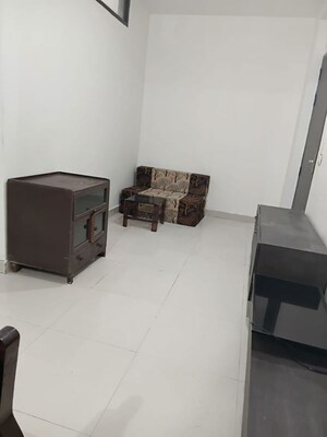 Master Bedroom in 1 BHK Builder Floor at Saurabh Niwas, Sector 40 – for Rent