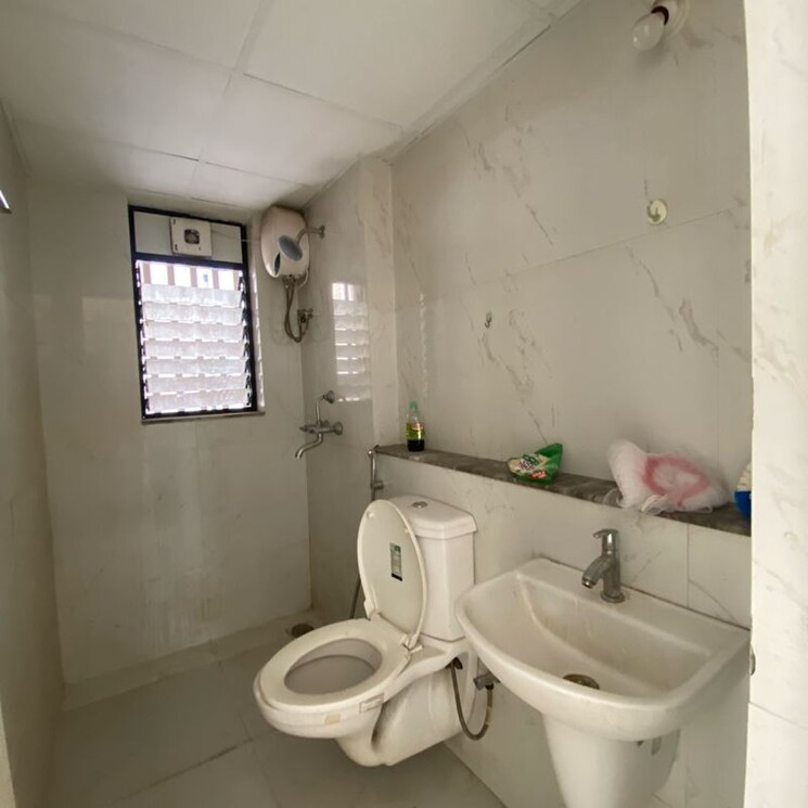 Bathroom, runwal-gardens-phase-i 3 Bedroom 908 Sq.Ft. Apartment In Bhadra Nagar Thane 9842655