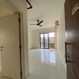 Room in 3 BHK Apartment at Runwal Gardens Phase I, Bhadra Nagar – for Rent