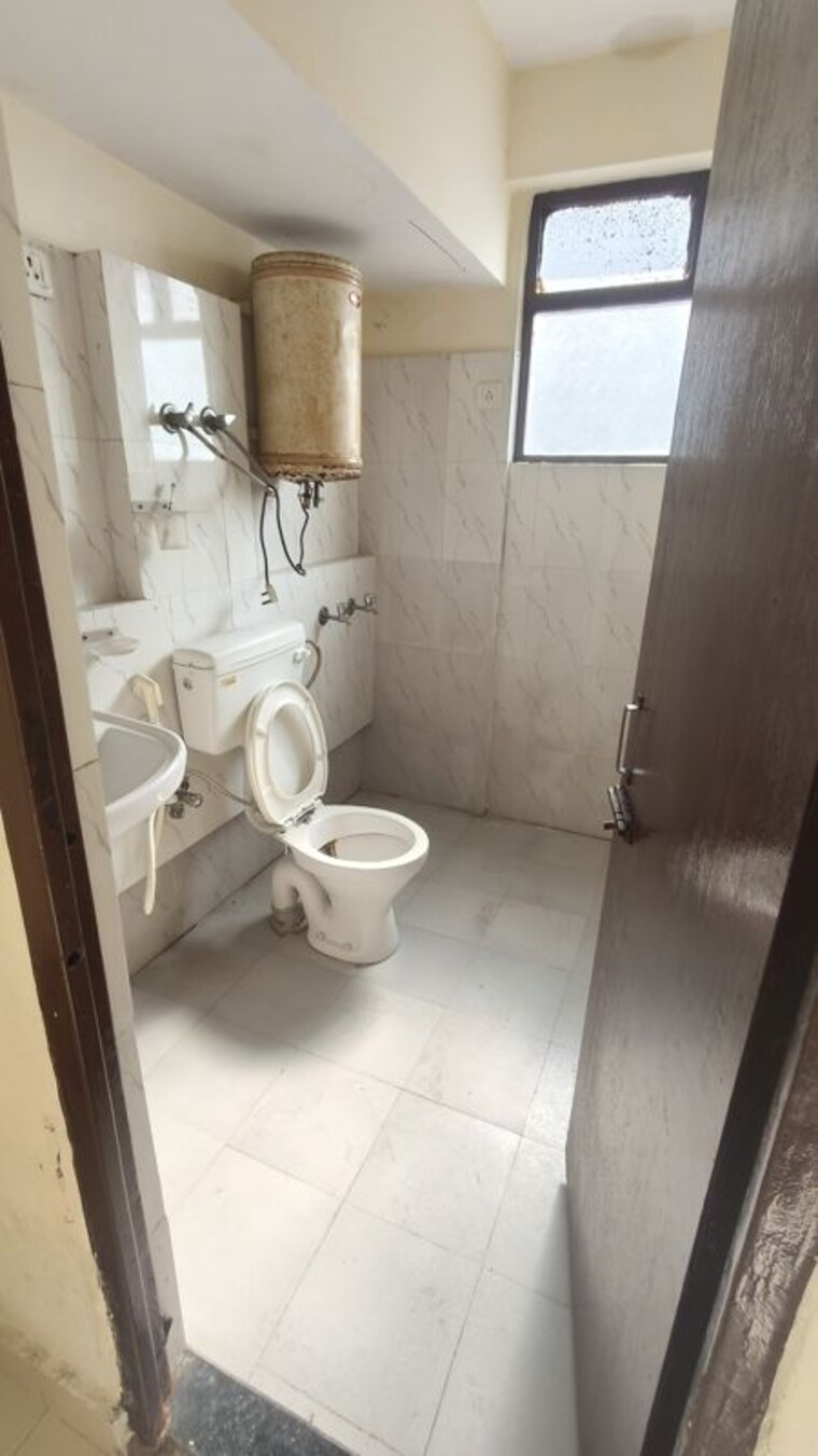 Bathroom, op-floridaa 2 Bedroom 473 Sq.Ft. Apartment In Sector 82 Faridabad 9842679