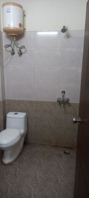 Bathroom in 1 RK Builder Floor at Vipul Agora, Sector 28 – for Rent