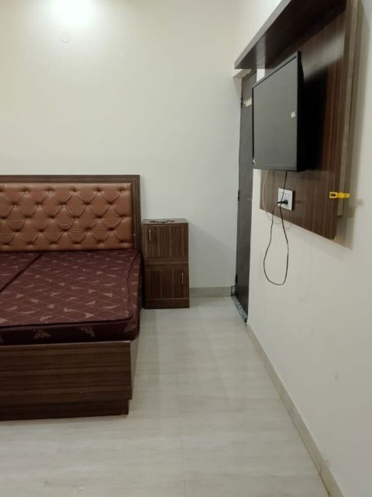 Room, vipul-agora 1 RK 450 Sq.Ft. Builder Floor In Sector 28 Gurgaon 9842726