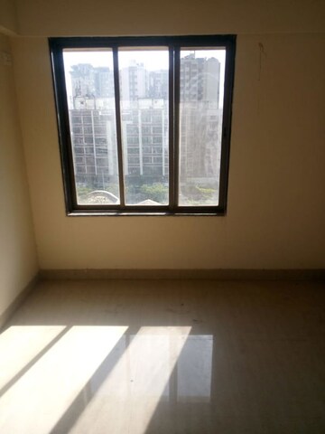 Room in 2 BHK Apartment at Embassy One Thane, Panch Pakhadi – for Sale