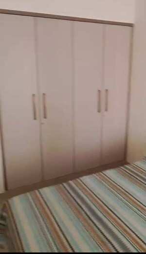 Room in 3 BHK Apartment at Kalpataru Hills, Manpada – for Rent