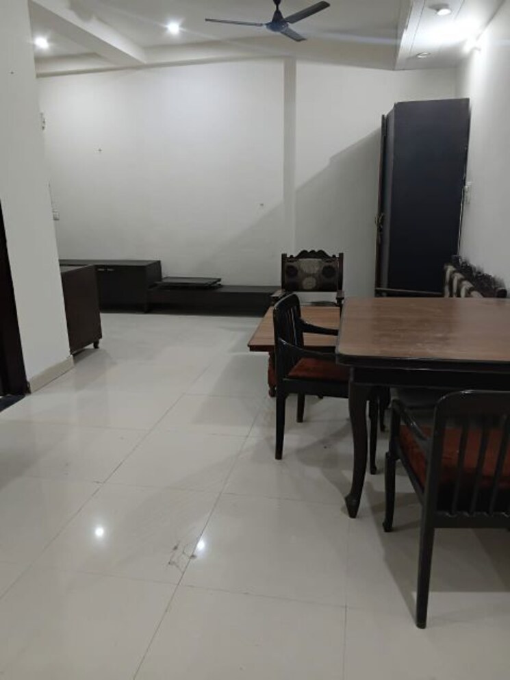 Kitchen, dlf-city-phase-iv 1 Bedroom 600 Sq.Ft. Builder Floor In Dlf Phase iv Gurgaon 9842879