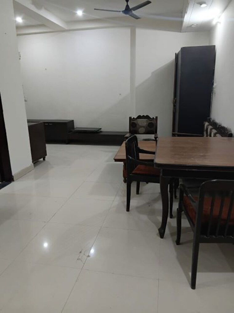 Kitchen, dlf-city-phase-iv 1 Bedroom 600 Sq.Ft. Builder Floor In Dlf Phase iv Gurgaon 9842879